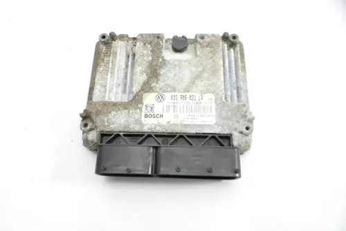 VW Passat 3C Steuergerät 1.9 TDI 77kw 105PS BXE Motor 03G906021LR 03G990990B