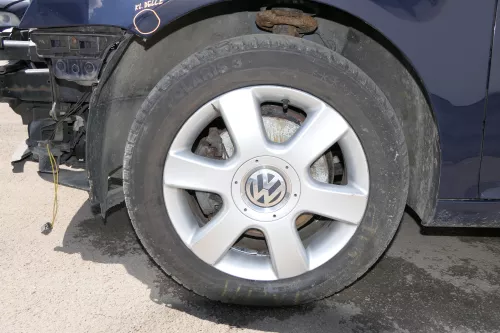 VW Golf 5 Touran Alufelgen Winterreifen M&S Reifen Felgen 205/55 R16 91H - 3-4mm (128329)