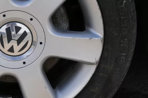 VW Golf 5 Touran Alufelgen Winterreifen M&S Reifen Felgen 205/55 R16 91H - 3-4mm (128329)