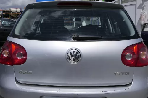 VW Golf 5 V Heckklappe hinten Kofferraumklappe mit Scheibe silber grau LA7W re (128517)