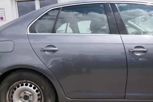VW Jetta 1K Tür hinten rechts grau LD7X Platinumgrey - ohne Anbauteile (128689)