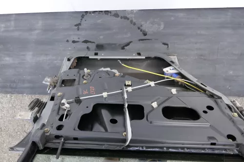 Audi 80 90 Limouisne Stufenheck Tür hinten links Rahmen Türblatt grau LY7P (128956)