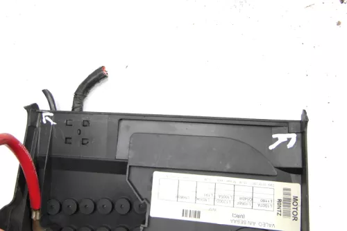 VW Polo 9N 9N3 Ibiza Kasten Abdeckung Batterie Sicherungsträger Sicherung 6Q0937 (129039)