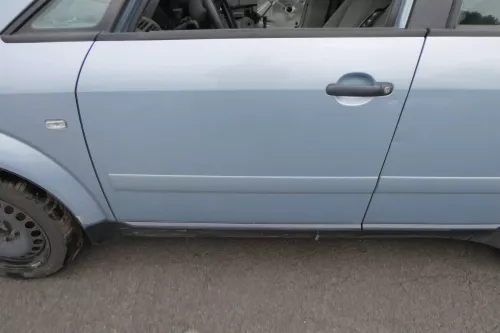 Audi A2 8Z Tür nu das Türblatt vorne links LY7R blau türkis grün kristallblau