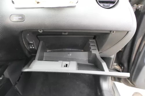 Seat Altea 5P XL Toledo Handschuhfach Fach Griff Klappe 5P1857121C schwarz (129597)