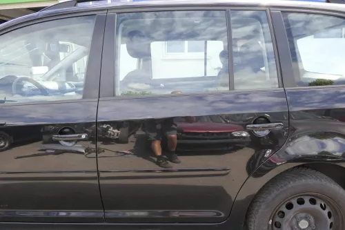 VW Touran 1T 1T3 Tür hinten links schwarz LC9Z metallic ohne Anbaueteile