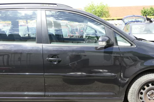 VW Touran 1T 1T3 Tür vorne rechts Beifahrertür schwarz LC9Z meta ohne Anbauteile