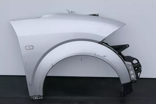 Audi A2 8Z Kotflügel vorne rechts silber LY7W - Kratzer