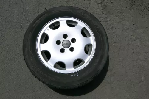 Audi A4 B5 A6 4B Alufelgen 205/60 R15 91H 6jx15H2 ET45 Reifen Felgen 5-6mm Ronal (130405)