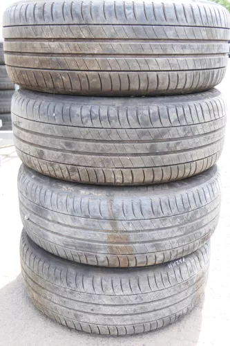 Audi A4 8E Alufelgen original 205/55 ZR16 91V 7j x16H2 ET43 8E0601025F Reifen (130407)