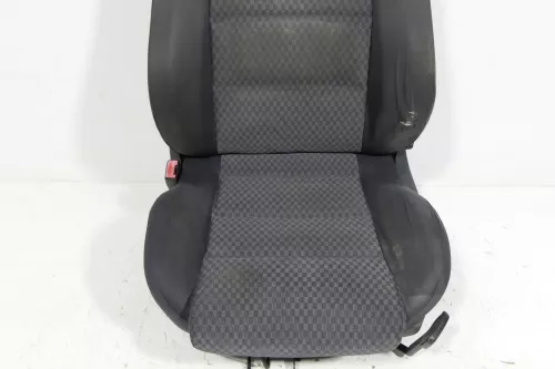 Audi A4 B5 Sitz Fahrersitz vorne links OhneAirbag höhenverstellbar elektrisch (130613)