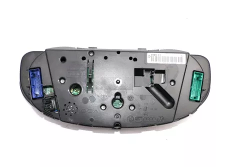 VW Passat 3BG Tacho Tachometer Kombiinstrument 228.000km 3B0920829A Diesel TDI (140075)