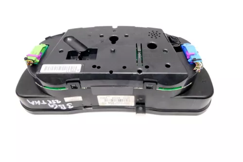 VW Passat 3BG Tacho Tachometer Kombiinstrument 252.000km 3B0920829A Diesel TDI (140267)