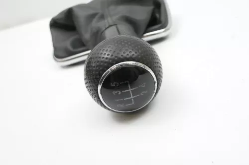 VW Golf 4 Bora Schaltknauf Schaltsack Schaltknüppel schwarz 1J0711113BB TDI 5-Ga (140809)
