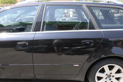 Audi A4 B7 8E Tür hinten links schwarz LY9B Kombi mit Scheibe + Rahmen (140926)