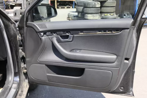 4x Audi A4 8E B7 Türverkleidung Verkleidung Tür vorne und hinten schwarz 4 Stück (140933)