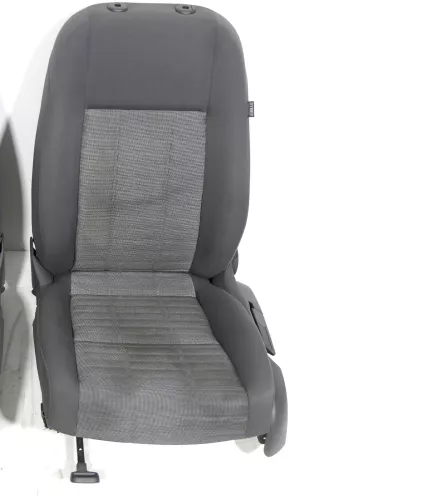 1x VW Touran 1T 1T3 Golf 5 1K Sitz Fahrersitz vorne links Fahrersitz   F1I301