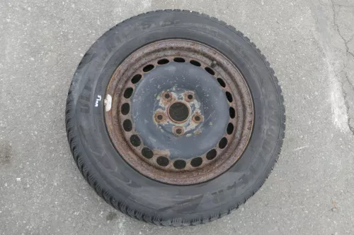 Audi A4 B5 A6 4B Passat 3BG Felgen Reifen Winterreifen M+S 195/65 R15 91T 4-5mm (141723)