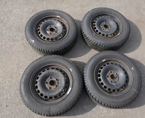 Audi A4 B5 A6 4B Passat 3BG Felgen Reifen Winterreifen M+S 195/65 R15 91H 8mm