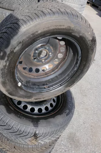 VW Golf 6 Caddy 2K 195/65 R15 91T Winterreifen M+S Felgen Reifen M&S ca. 7-8mm (141731)