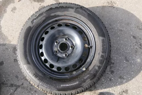 VW Golf 6 Caddy 2K 195/65 R15 91T Winterreifen M+S Felgen Reifen M&S ca. 7-8mm (141731)