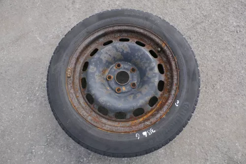 Audi A4 B5 A6 4B Passat 3BG Felgen Reifen Winterreifen M+S 205/55 R16 91H 5-6mm (141738)