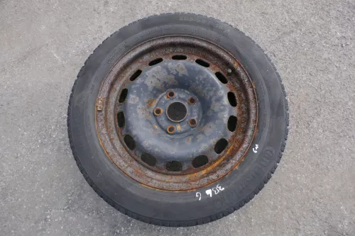 Audi A4 B5 A6 4B Passat 3BG Felgen Reifen Winterreifen M+S 205/55 R16 91H 5-6mm (141738)