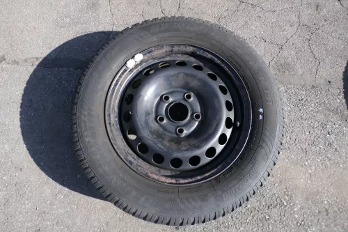 VW Golf 6 Caddy 2K 195/65 R15 91T Winterreifen M+S Felgen Reifen M&S ca. 5-6mm (141740)