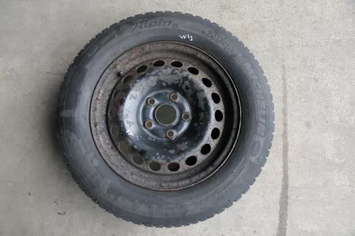 VW Golf 6 Caddy 2K 195/65 R15 91T Winterreifen M+S Felgen Reifen M&S ca. 4-5mm (141752)