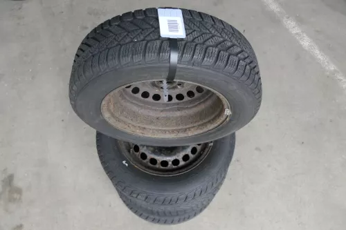 Audi A4 B5 A6 4B Passat 3BG Felgen Reifen Winterreifen M+S 185/65 R15 88T  4-6mm (141759)
