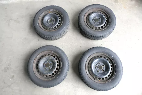 Audi A4 B5 A6 4B Passat 3BG Felgen Reifen Winterreifen M+S 185/65 R15 88T  4-6mm