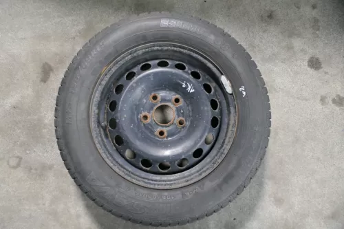 VW Golf 6 Caddy 2K 195/65 R15 91T Winterreifen M+S Felgen Reifen M&S 2x5mm 2x8mm (141766)