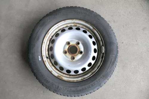 4x Golf 6 Caddy 2K 195/65 R15 91T Winterreifen M+S Felgen Reifen M&S ca. 4mm (141771)