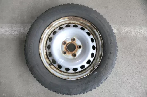 4x Golf 6 Caddy 2K 195/65 R15 91T Winterreifen M+S Felgen Reifen M&S ca. 4mm (141771)