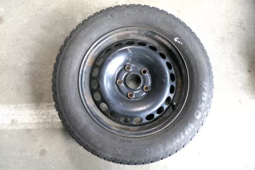 VW Golf 6 Caddy 2K 195/65 R15 91T Winterreifen M+S Felgen Reifen M&S ca. 6mm (141773)
