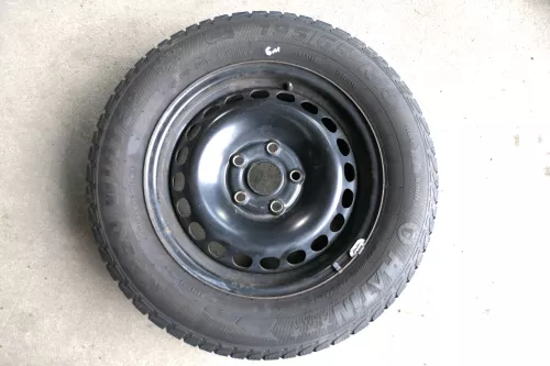 VW Golf 6 Caddy 2K 195/65 R15 91T Winterreifen M+S Felgen Reifen M&S ca. 6mm (141773)