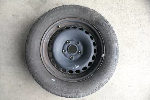 Audi A4 B5 A6 4B Passat 3BG Felgen Reifen Winterreifen M+S 195/65 R15 91T c5-6mm (141779)