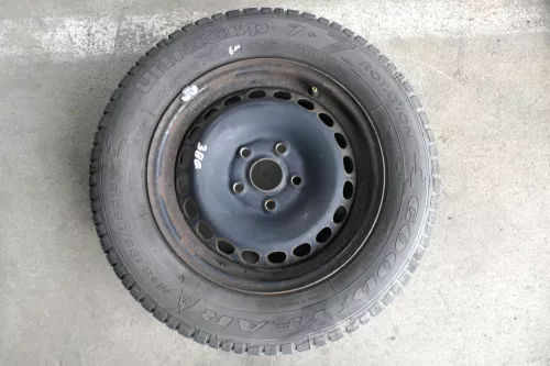 Audi A4 B5 A6 4B Passat 3BG Felgen Reifen Winterreifen M+S 195/65 R15 91T c5-6mm (141779)