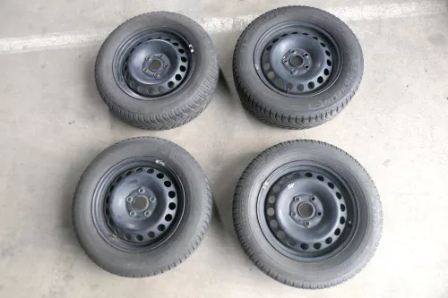 VW Golf 6 Touran 1T 195/65 R15 91H Winterreifen M+S Felgen Reifen M&S ca. 5-6mm