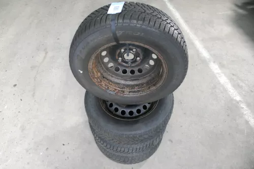 VW Golf 6 Touran 1T 195/65 R15 91T Winterreifen M+S Felgen Reifen M&S 2x8mm 2x5m (141783)