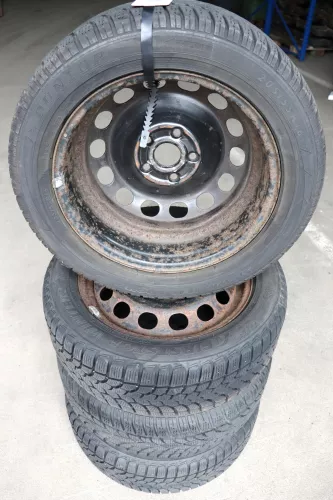 VW Passat 3C Golf Reifen Winterrreifen M&S 205/55 R16 91H Felgen ca. 7mm (141786)