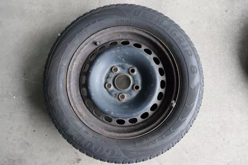 Audi A4 B5 A6 4B Passat 3BG Felgen Reifen Winterreifen M+S 195/65 R15 91T 5-7mm (141788)