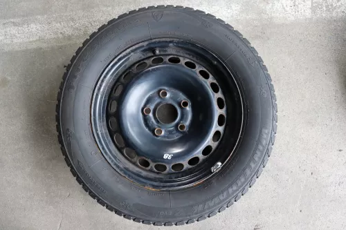 Audi A4 B5 A6 4B Passat 3BG Felgen Reifen Winterreifen M+S 195/65 R15 91T 4-6mm (141791)