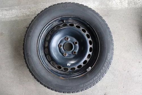 Audi A4 B5 A6 4B Passat 3BG Felgen Reifen Winterreifen M+S 195/65 R15 91T 4-6mm (141791)