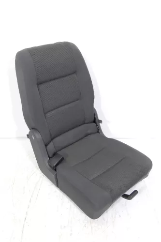 VW Touran Sitz hinten links (hintern Fahrersitz) Rücksitz Isofix 141943