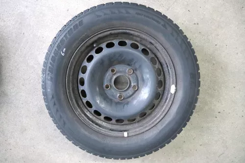 Audi A4 B5 A6 4B Passat 3BG Felgen Reifen Winterreifen M+S 195/65 R15 91T 6-8mm (142009)