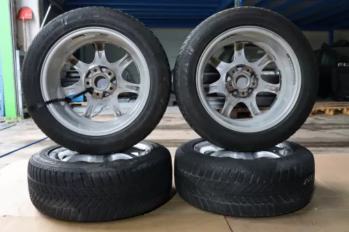 VW Golf Touran Alufelgen Winterreifen M&S Reifen Felgen 205/55 R16 91H - 4-5mm (142038)