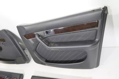 Audi A6 4A Türverkleidung Verkleidung Tür vorne +hinten links und rechts 4 x Stü (142187A)