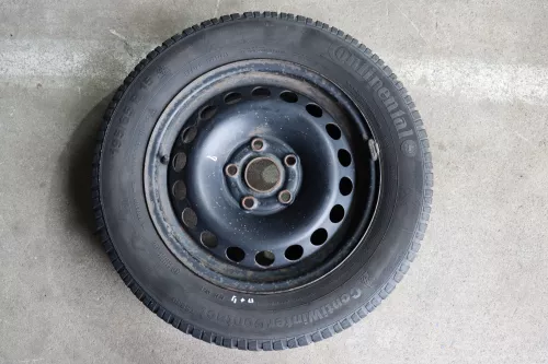 VW Golf 6 Touran 1T 195/65 R15 91T Winterreifen M+S Felgen Reifen M&S ca. 4-8mm (142209)