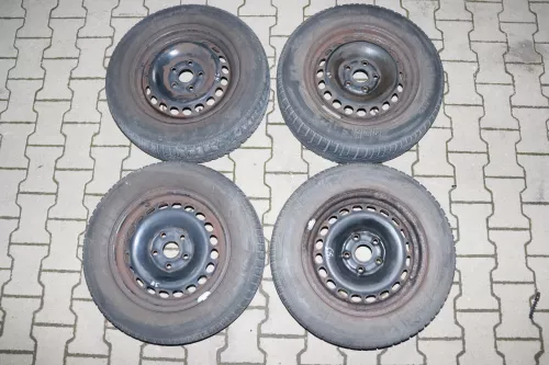 Audi A4 B5 A6 4B Passat 3BG Felgen Reifen Winterreifen M+S 195/65 R15 91T c4-6mm